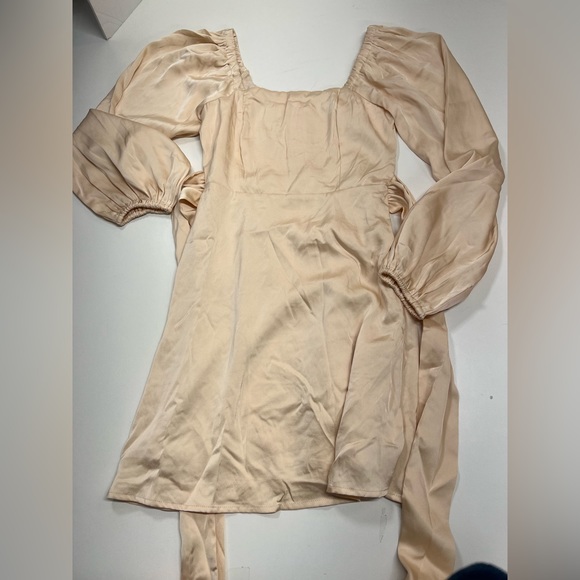 Lulu’s So Darling Light Peach Satin Long Sleeve
Tie-Back Mini Dress - Picture 6 of 13